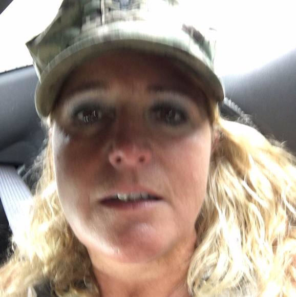 Profile Picture of Sally Brustkern (@sallybrustkern) on Poshmark