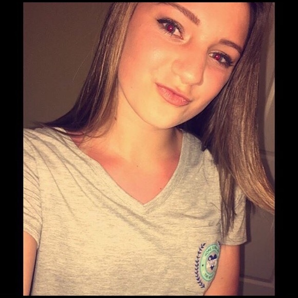 Profile Picture of Ashton Birdsall (@ashy_rae) on Poshmark