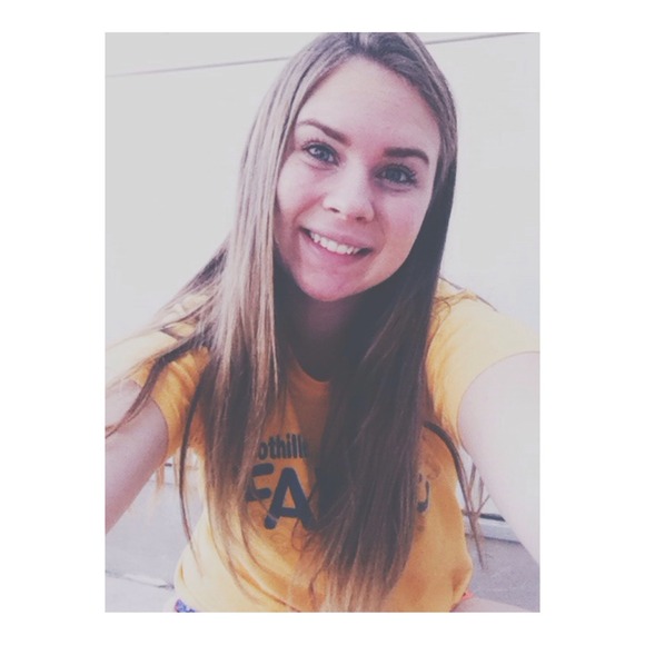 Profile Picture of Paige Gattrell (@paigegattrell) on Poshmark