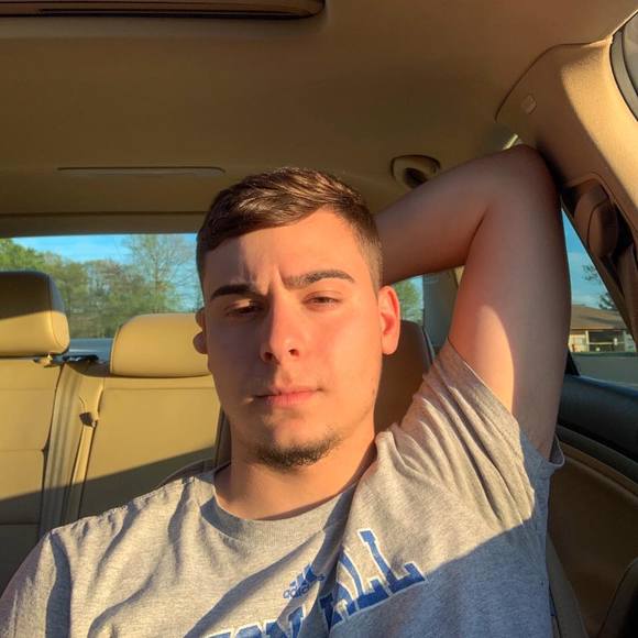 Profile Picture of Ryan Bartolomeu (@ryanbartolomeu) on Poshmark