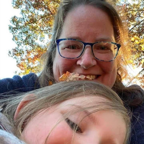 Profile Picture of Stephanie Mohler (@stephanifmohler) on Poshmark