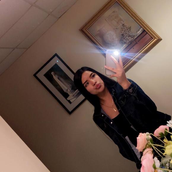 Profile Picture of Rosa Rivera (@rosarivera614) on Poshmark