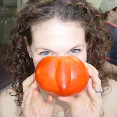 Profile Picture of Paula Hahn (@paulabhahn) on Twitter