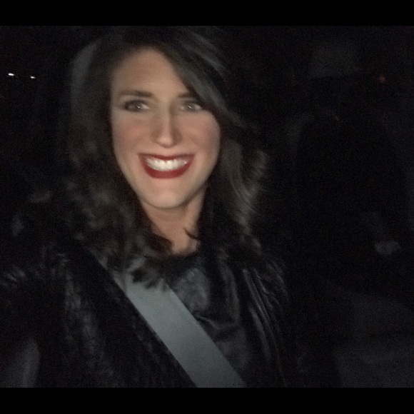 Profile Picture of Nicky Haley (@nhaley29) on Poshmark