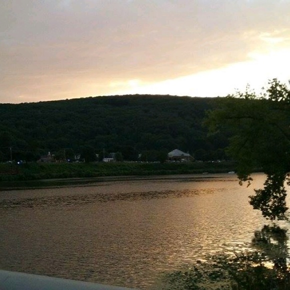 Profile Picture of Whitney Wunsch (@wwunsch18) on Poshmark