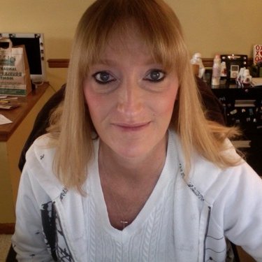 Profile Picture of Shelly Benson (@ShellyBenson13) on Twitter