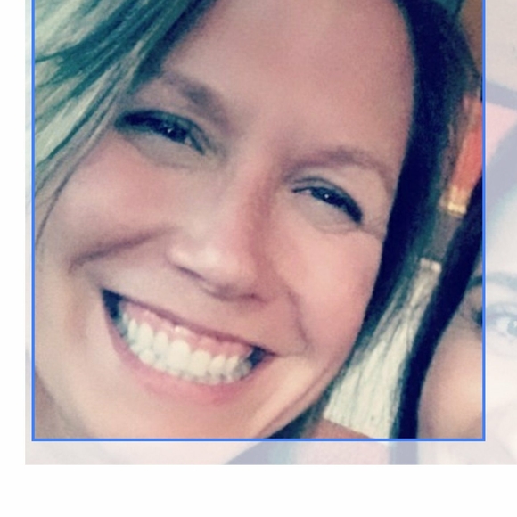 Profile Picture of Gretchen Pfaffe (@smetchie) on Poshmark