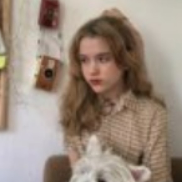 Profile Picture of Cleopatra James (@cleopazg550) on Poshmark