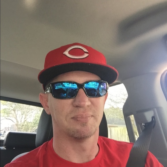 Sesn Notman - Poshmark Profile Picture of Sesn Notman (@jessejames1972) on Poshmark