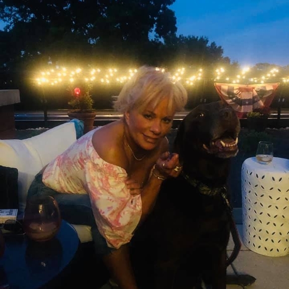 Profile Picture of Lavonne Hargest (@lavonnehargest) on Poshmark