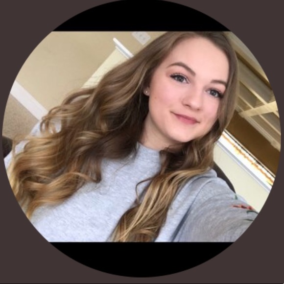 Profile Picture of Kaiten Oravets (@kaitenoh) on Poshmark