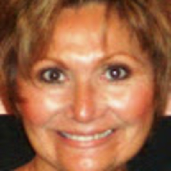 Profile Picture of Joy Huntsman (@coachwithjoy) on Poshmark