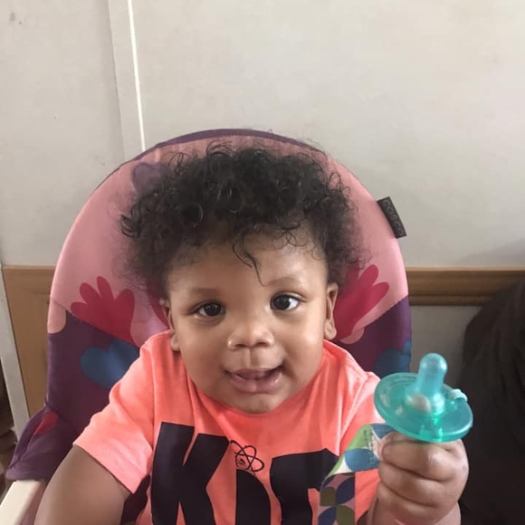 Profile Picture of Lynette Snuffin (@centonio) on Poshmark