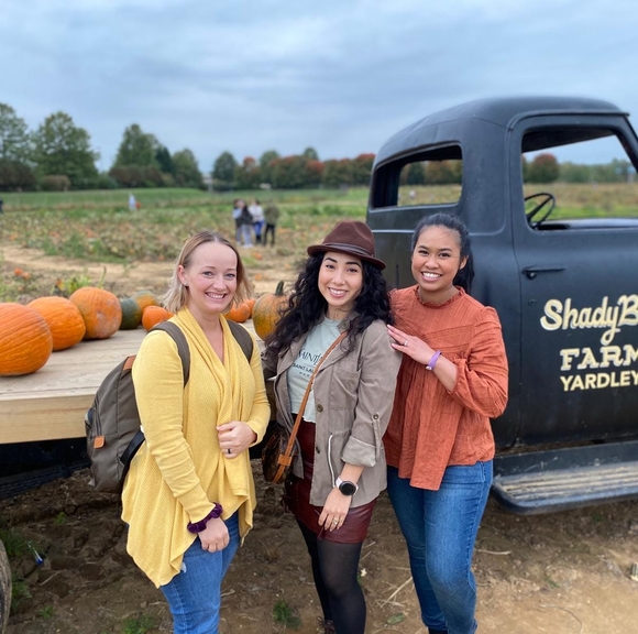 Profile Picture of Giovanna Labozzetta (@glabozzetta) on Poshmark