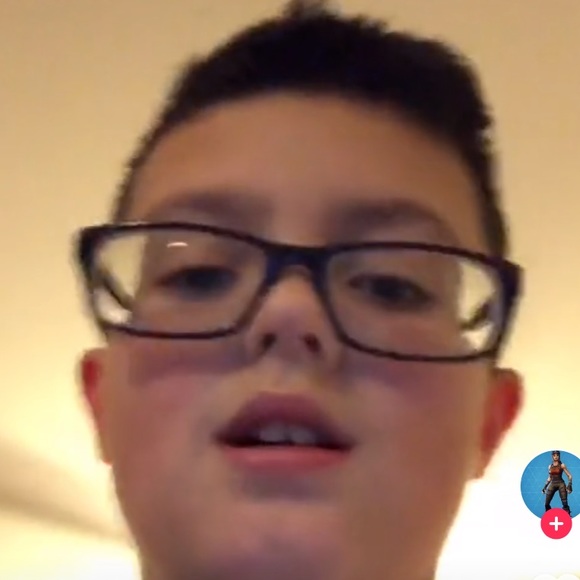 Profile Picture of Alejandro Rosales (@alejandroroso_o) on Poshmark