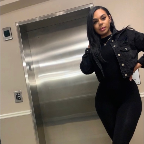 Profile Picture of Denisse Jimenez (@denissenicole24) on Poshmark