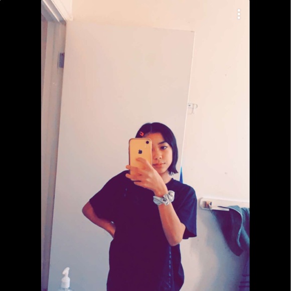 Profile Picture of Wahwah Paung (@wah_outfits) on Poshmark