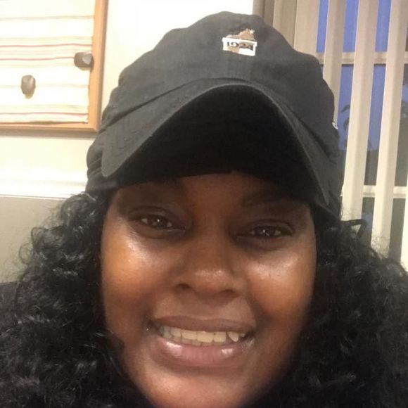 Profile Picture of Lori Judge (@lori_judge) on Poshmark