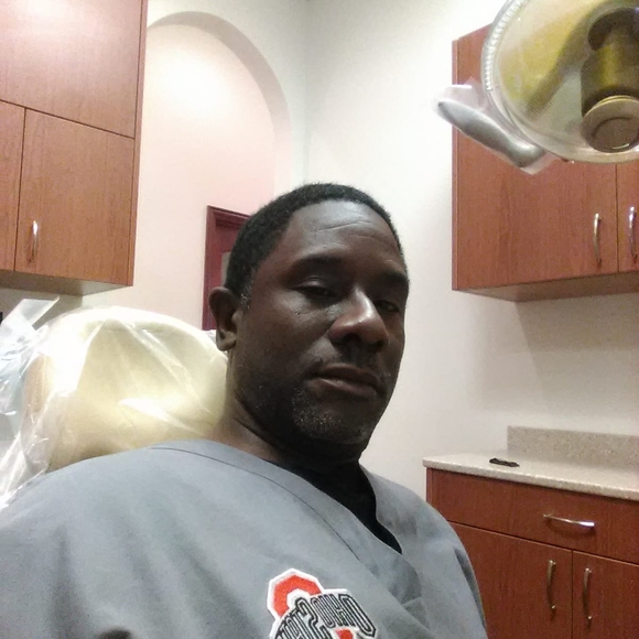 Profile Picture of Leonard Cooley (@leonardcooley) on Poshmark
