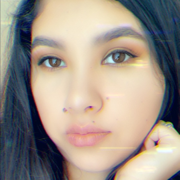 Profile Picture of Maria jose Celio (@mariacelio21) on Poshmark