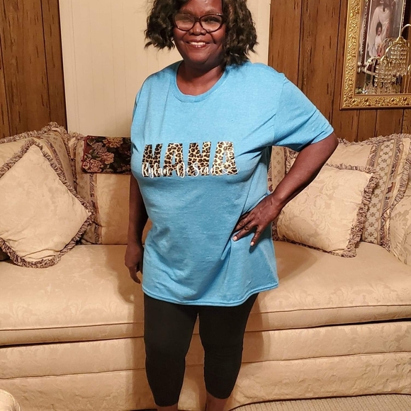 Profile Picture of Gwenda Pinson (@gwenda_pinson) on Poshmark