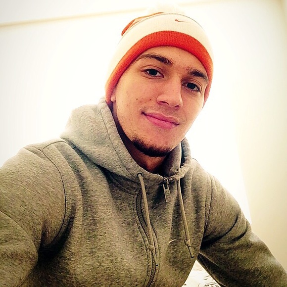 Profile Picture of Kyle Oswald (@kno717) on Poshmark