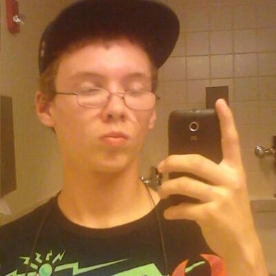 Profile Picture of Bobby Plummer (@bobbyplummer22) on Twitter