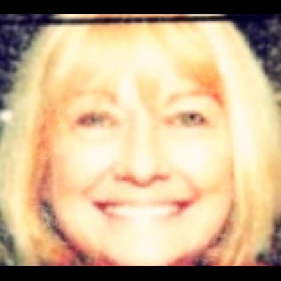 Profile Picture of Deb Straubinger (@dstraub3) on Poshmark