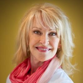 Profile Picture of Deborah Calvert (@calvertstyle1) on Twitter