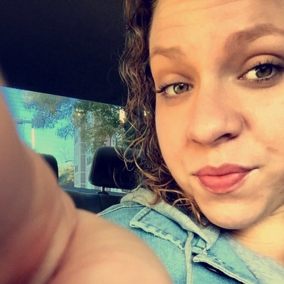 Ellen Knight - Poshmark Profile Picture of Ellen Knight (@ellenknight520) on Poshmark