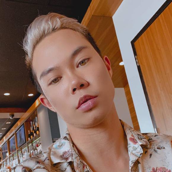 Profile Picture of Ephraim Perez (@etperez95) on Poshmark