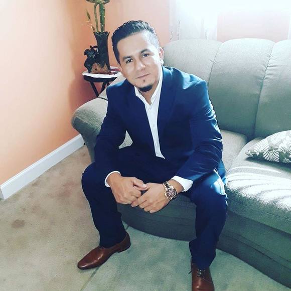 Profile Picture of Erickzon Recinos (@erickzon) on Poshmark