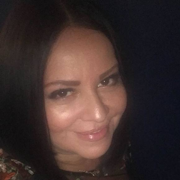 Profile Picture of Theresa Zurn (@tzurn) on Poshmark