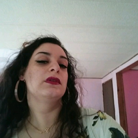 Profile Picture of Amber Odenheimer (@zoraluv) on Poshmark