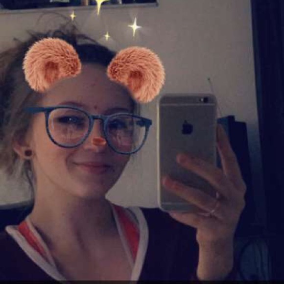 Profile Picture of Jozzlyne Liljegren (@jozzlyne) on Poshmark