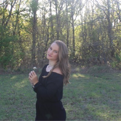 Profile Picture of Lily Cordell (@lily_cordell) on Twitter