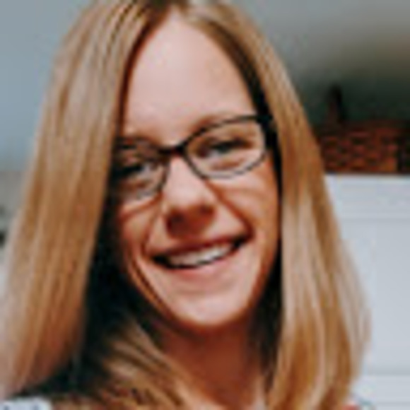 Profile Picture of Rosemary Stenklyft (@stenklyftr) on Poshmark