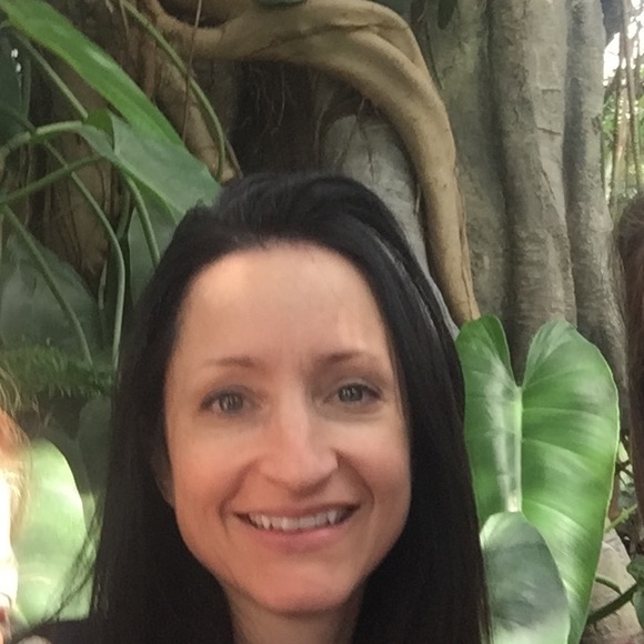 Profile Picture of Audrey Belitz (@audbelitz) on Poshmark