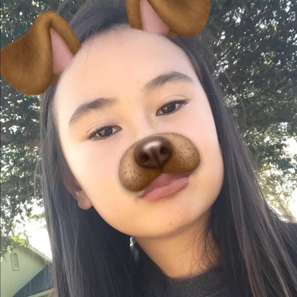 Profile Picture of Dani Gibson (@danigibson) on Poshmark