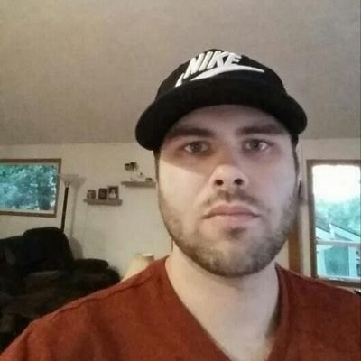 Profile Picture of Trevor Holcomb (@e77458cbe1e2416) on Twitter