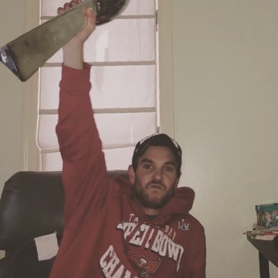 Profile Picture of Tom Heavey (@Roadshow_Heavey) on Twitter