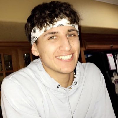 Profile Picture of Anthony (@Anthony_Crosby6) on Twitter