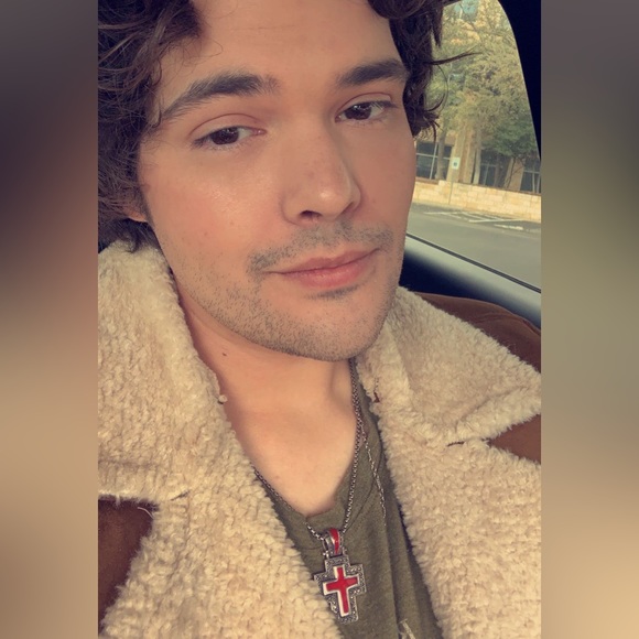 Profile Picture of Jordan Lightfoot (@puppycat93) on Poshmark