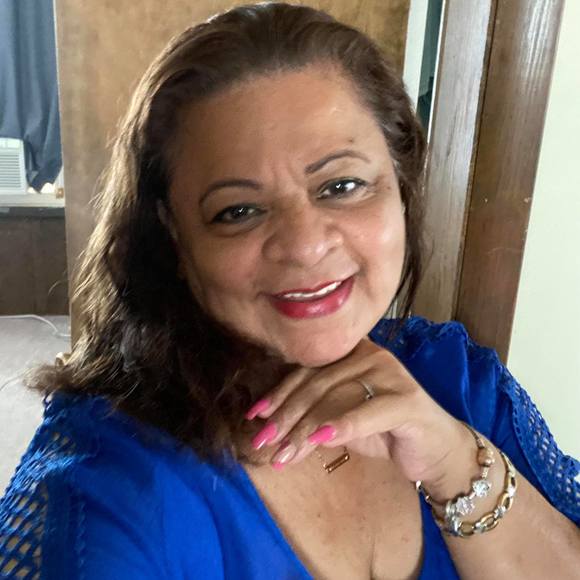 Profile Picture of Muñoz Esperanza (@esperanza40) on Poshmark
