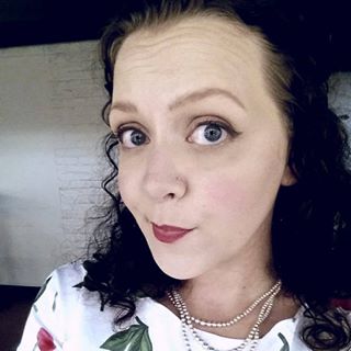 Profile Picture of Trivia Host Becky (@triviahost.becky) on Facebook