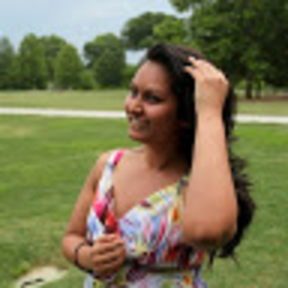 Profile Picture of Alethea Bagot (@aletheabagot) on Poshmark