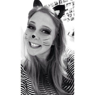 Profile Picture of Lib  ☮ (@LibbySharp) on Twitter