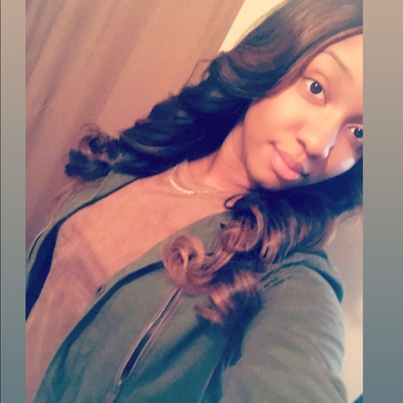 Larae Morgan - Poshmark Profile Picture of Larae Morgan (@laraemorgan) on Poshmark