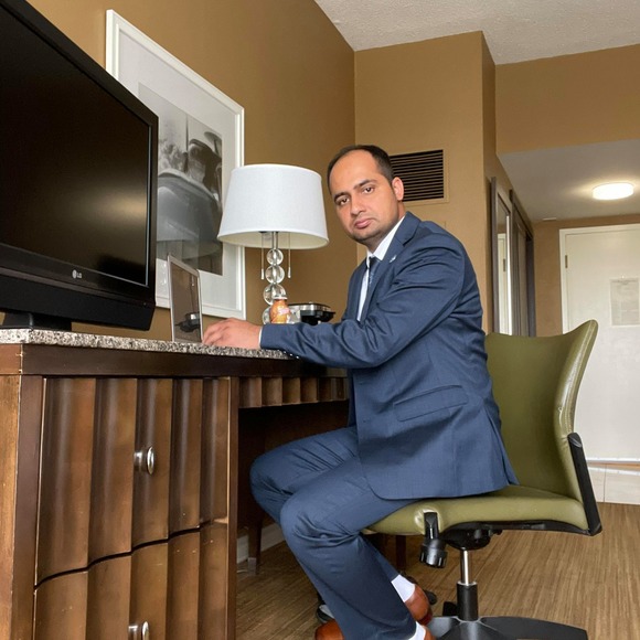 Profile Picture of Sami Ullah (@drsami_193) on Poshmark