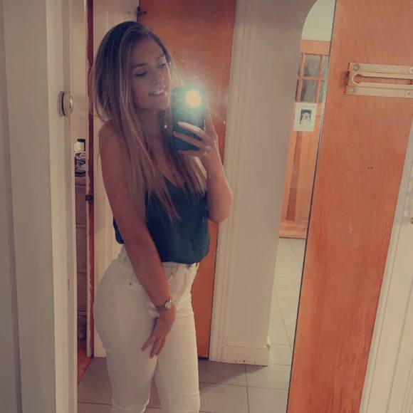 Profile Picture of Taylor Streeper (@taylor_streeper) on Poshmark